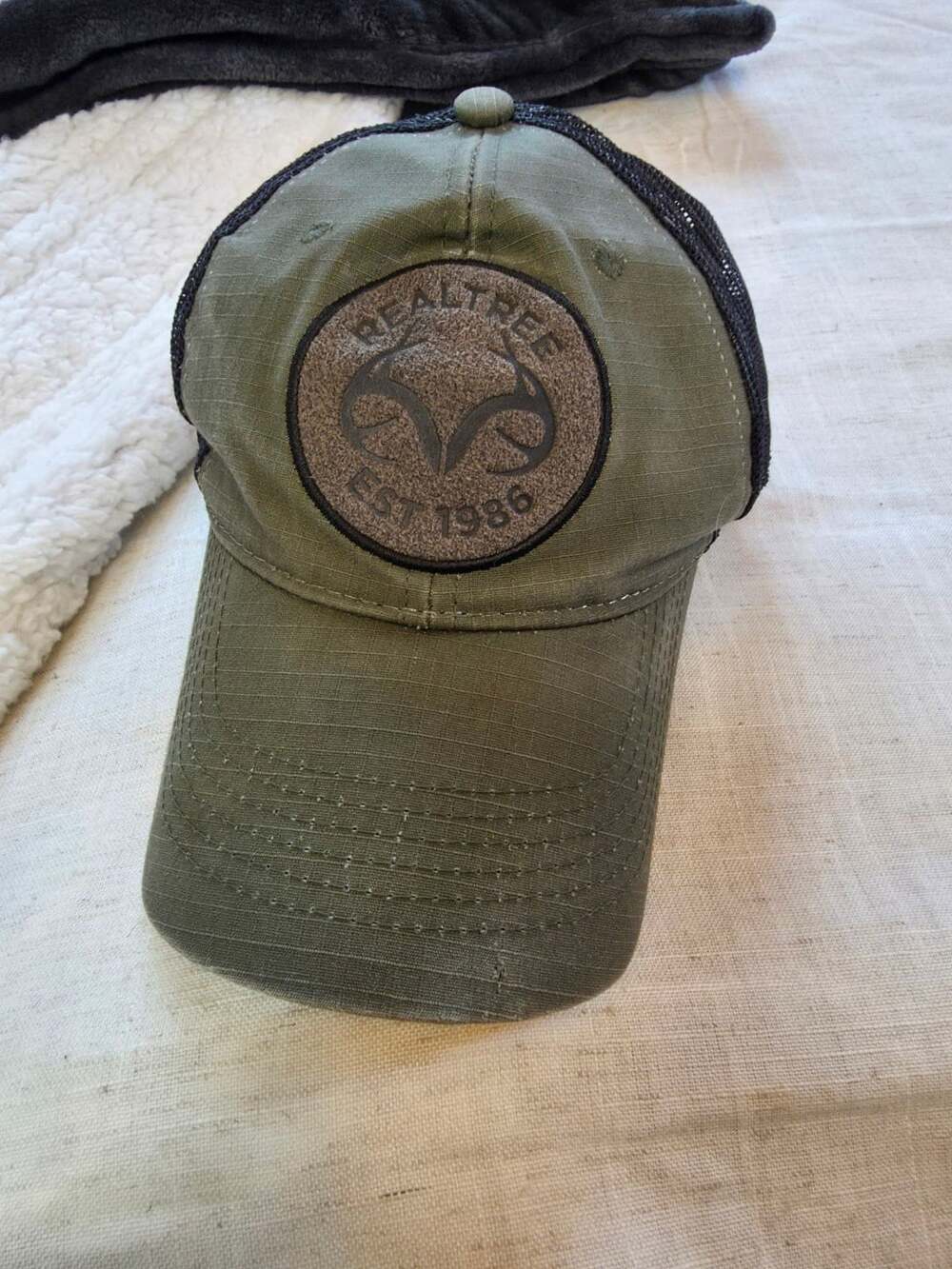 Realtree Trucker Hat OSFM Green Black Mesh Patch Est 1986 Snapback
